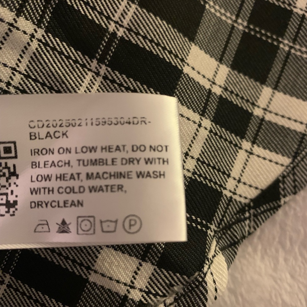 Cider Black and White Side Ruched Belted Plaid Dress - Picture 16 of 16